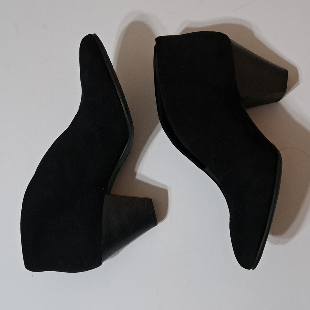 Nurture Akaia Black Suede Booties